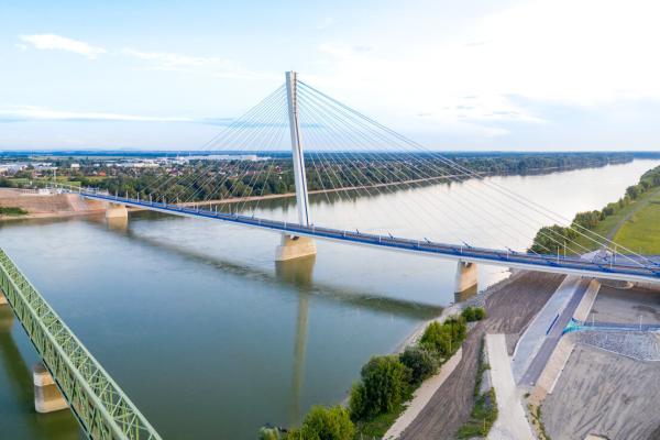 The Komarom-Komarno bridge between Hungary and Slovakia